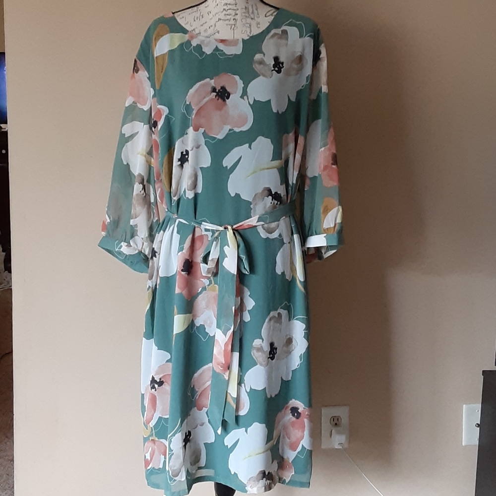 Ava & Viv Women Floral Belted Dress!